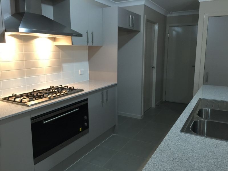 7 Goss Loop, Oran Park NSW 2570