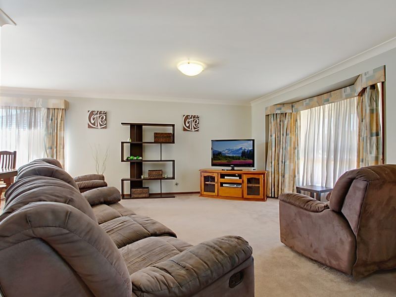 11 Montgomery Circuit, Narellan Vale NSW 2567