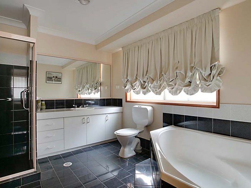 228 Welling Drive, Mount Annan NSW 2567