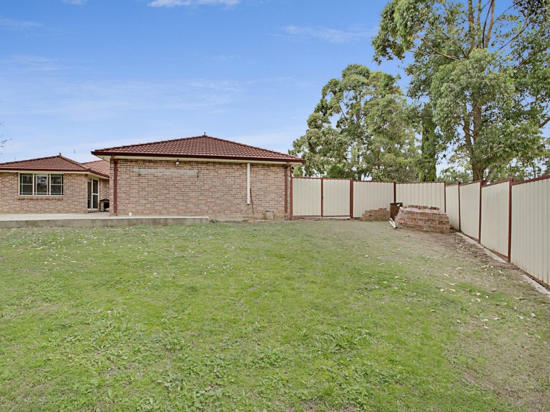 19 Caroline Chisholm Drive, Camden South NSW 2570
