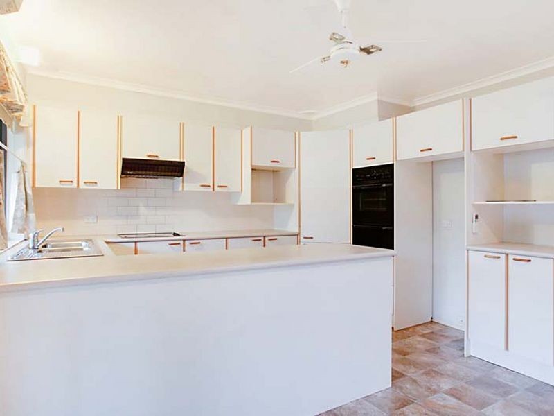 8 Wentworth Ave, Camden South NSW 2570