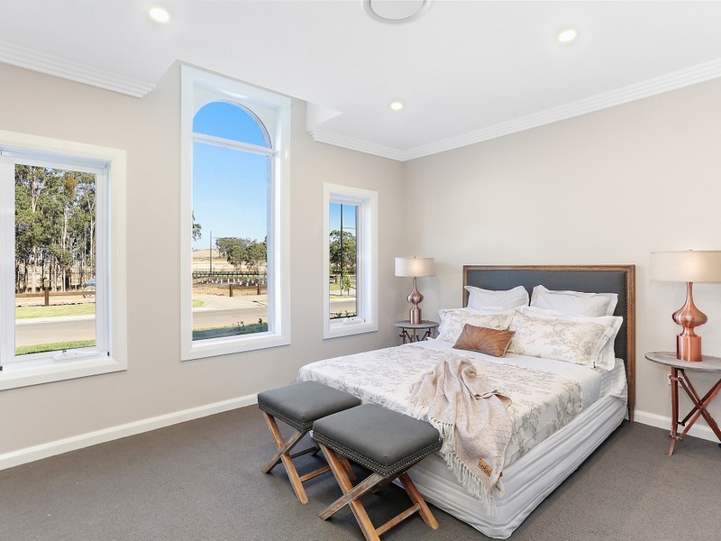 90 Jenolan Circuit, Harrington Park NSW 2567