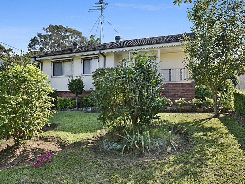 1 Coolalie Avenue, Camden South NSW 2570