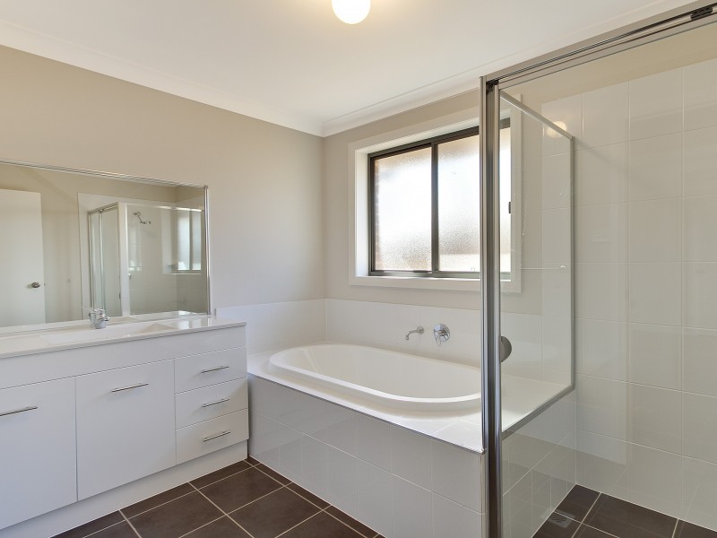 7 Asimus Circuit, Elderslie NSW 2570