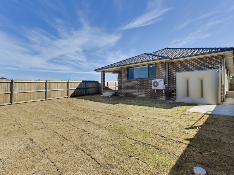 7 Asimus Circuit, Elderslie NSW 2570