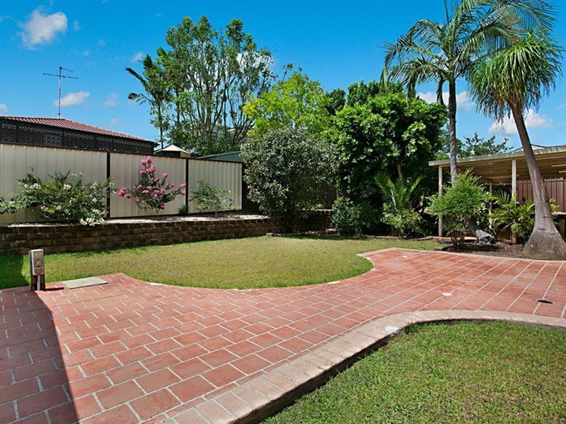 9 Yangtze Place, Kearns NSW 2558