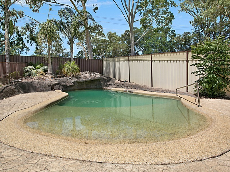 27 Thompson Place, Camden South NSW 2570