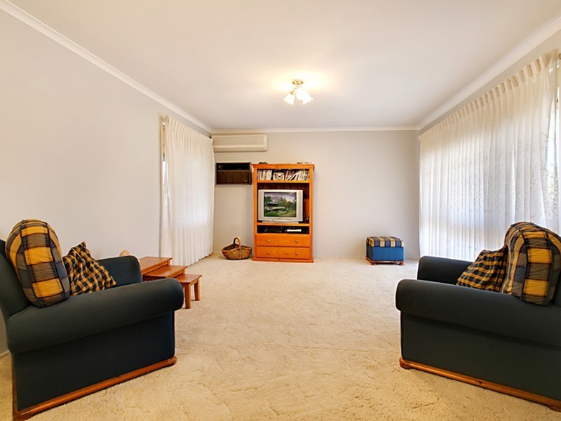 8 Wentworth Drive, Camden South NSW 2570