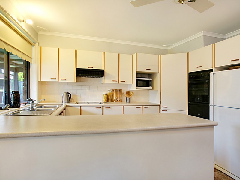 8 Wentworth Drive, Camden South NSW 2570