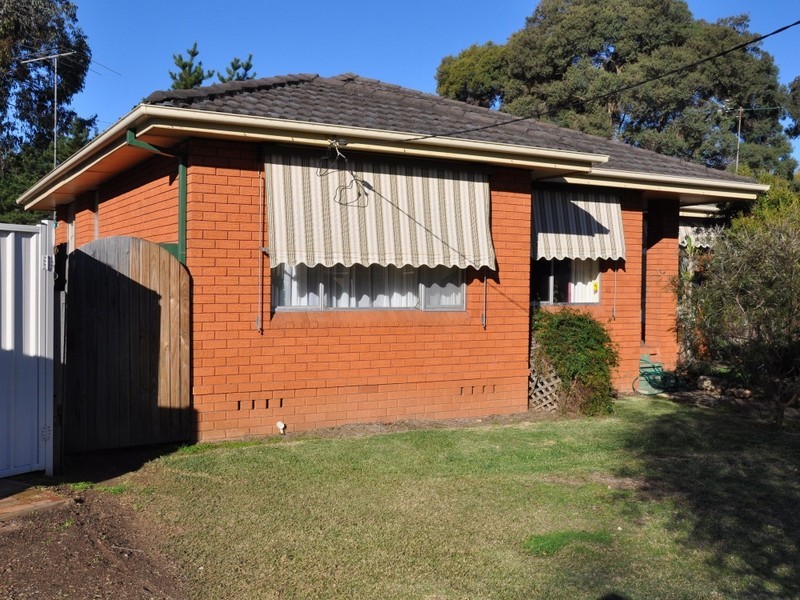 11 BLIGH AVENUE, Camden South NSW 2570