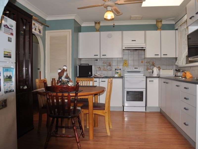 11 BLIGH AVENUE, Camden South NSW 2570