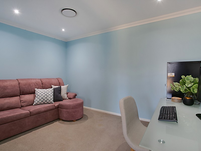 15 Dewpoint Drive, Spring Farm NSW 2570