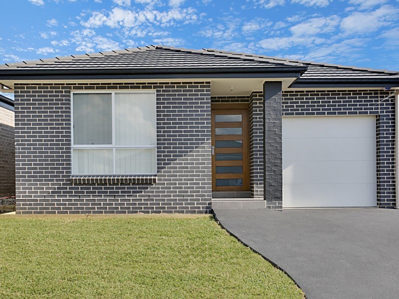 12 Parrott Street, Elderslie NSW 2570