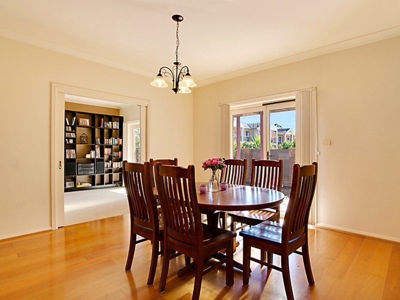 2 Lochview Crescent, Mount Annan NSW 2567