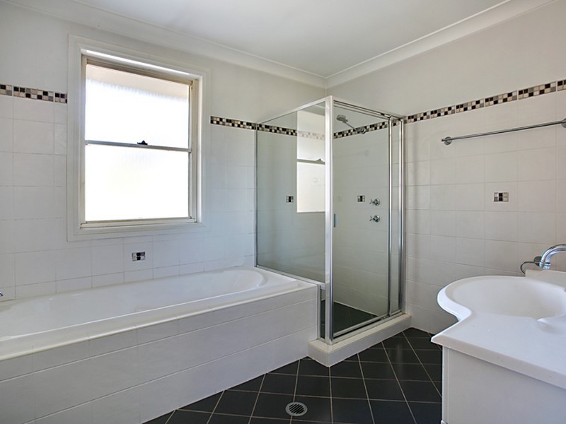 2 Lochview Crescent, Mount Annan NSW 2567