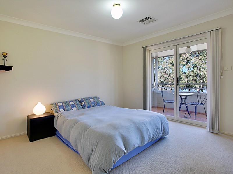 2 Lochview Crescent, Mount Annan NSW 2567