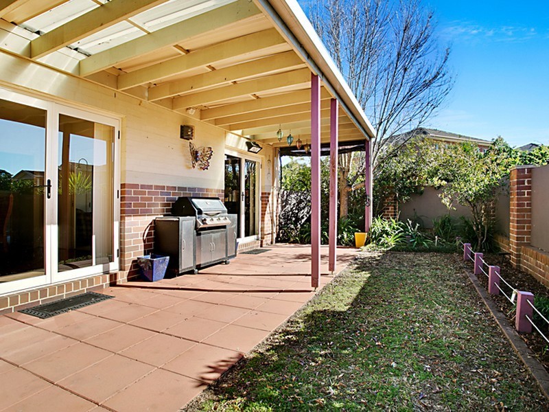 2 Lochview Crescent, Mount Annan NSW 2567