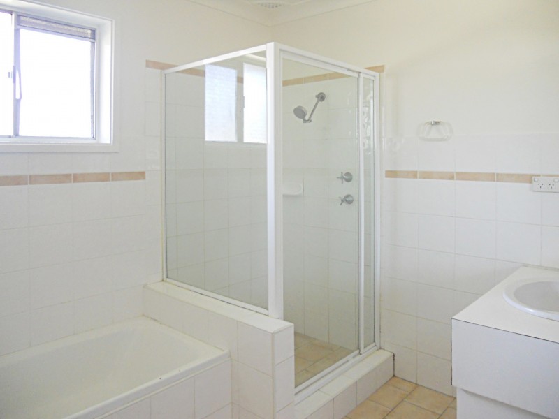 18 Banks Place, Camden South NSW 2570