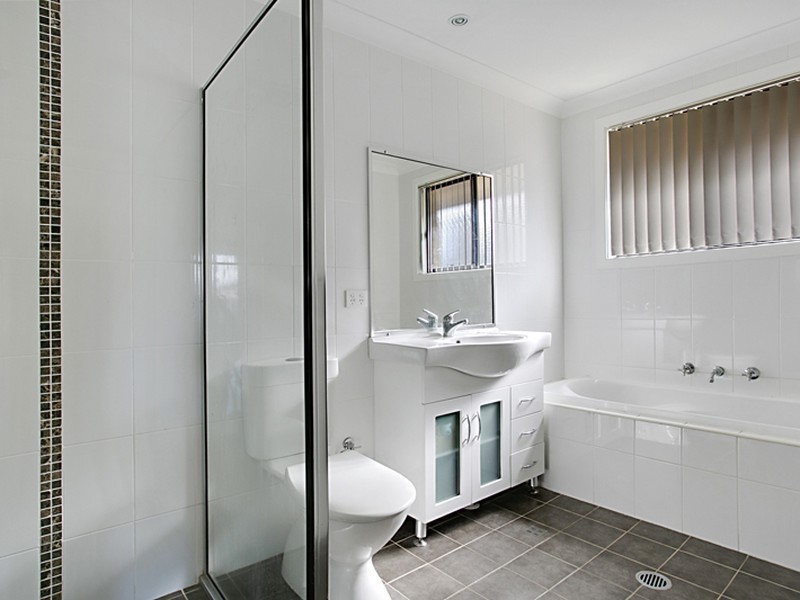 18 Montazah Street, Spring Farm NSW 2570