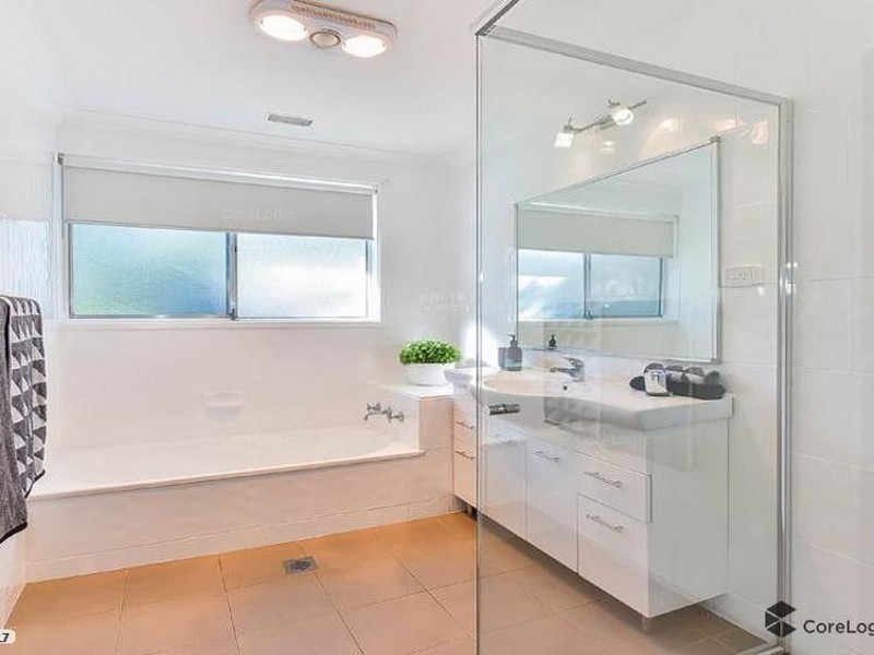 70 Macarthur Road, Elderslie NSW 2570