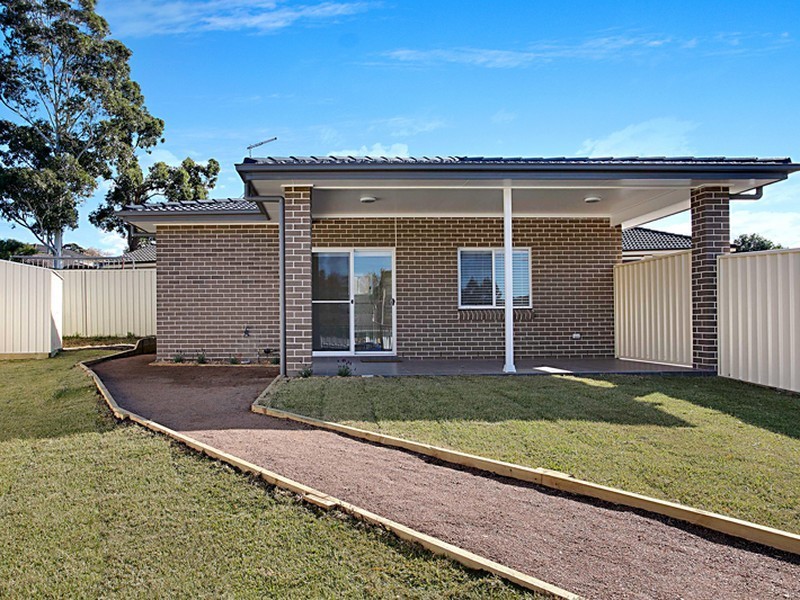5a Woodland Crescent, Narellan NSW 2567