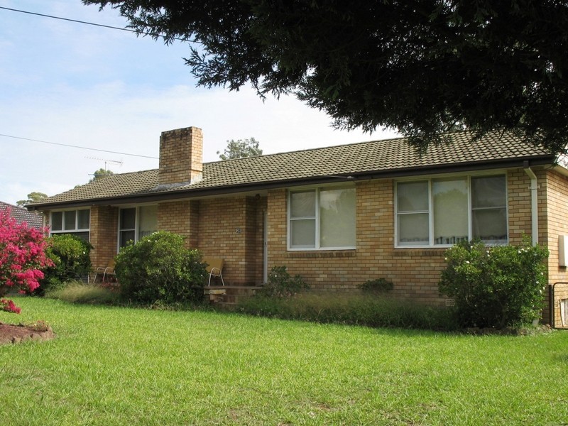 28 ELIZABETH MACARTHUR AVENUE, Camden South NSW 2570