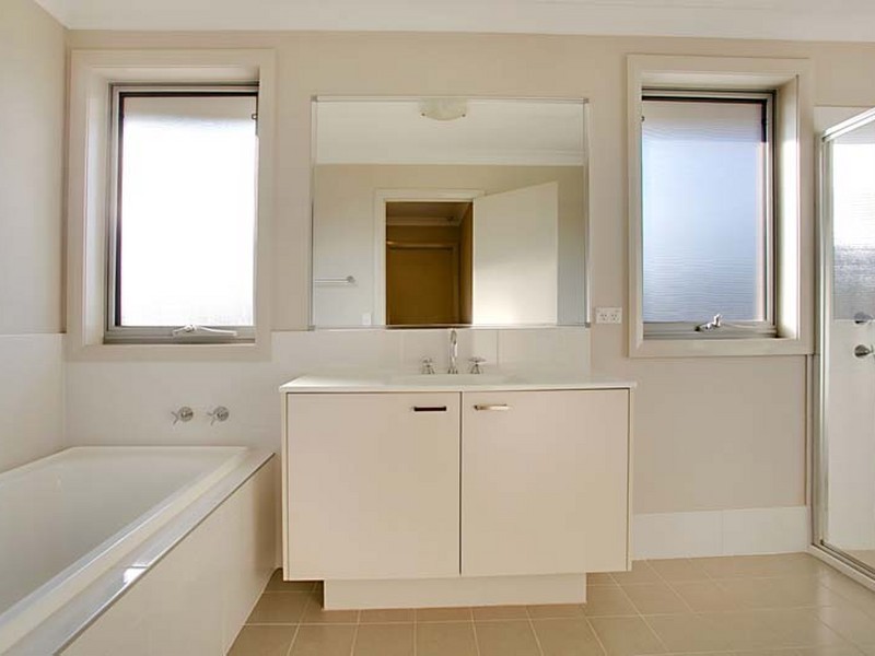 5 Bandara Circuit, Spring Farm NSW 2570