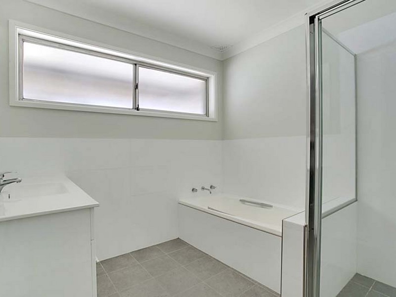 2 Cruikshank Avenue, Elderslie NSW 2570