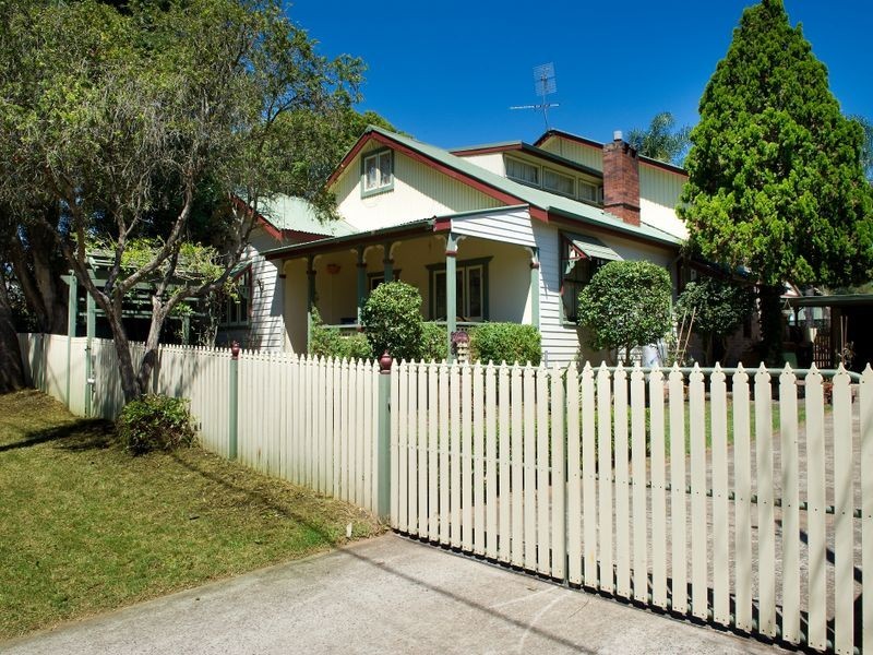 9 Church Street, Elderslie NSW 2570