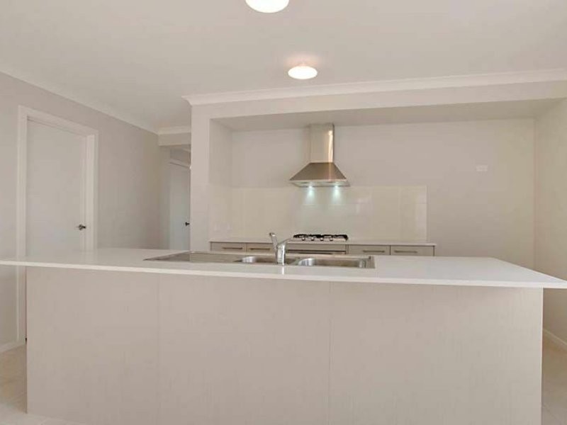 5 Rosella Circuit, Gregory Hills NSW 2557