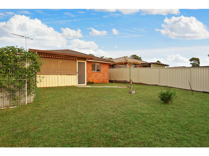 12A Falstaff Place, Rosemeadow NSW 2560