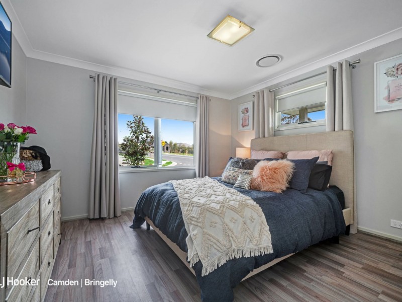 22 Jackson Crescent, Elderslie NSW 2570