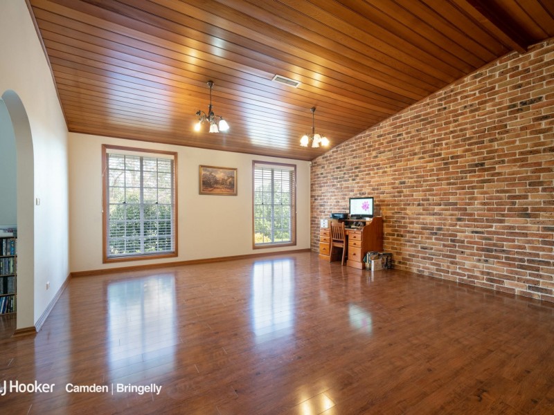 28 Sickles Drive, Grasmere NSW 2570