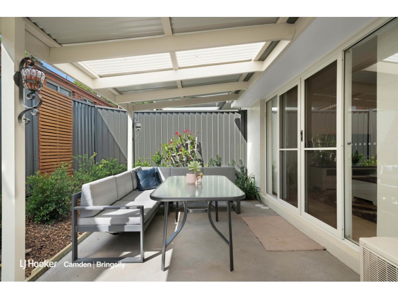 2/27 Elizabeth Macarthur  Avenue, Camden South NSW 2570