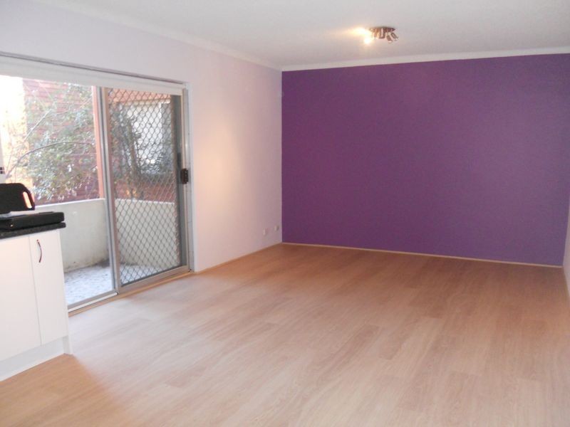 3/102 Dumaresq Street, Campbelltown NSW 2560