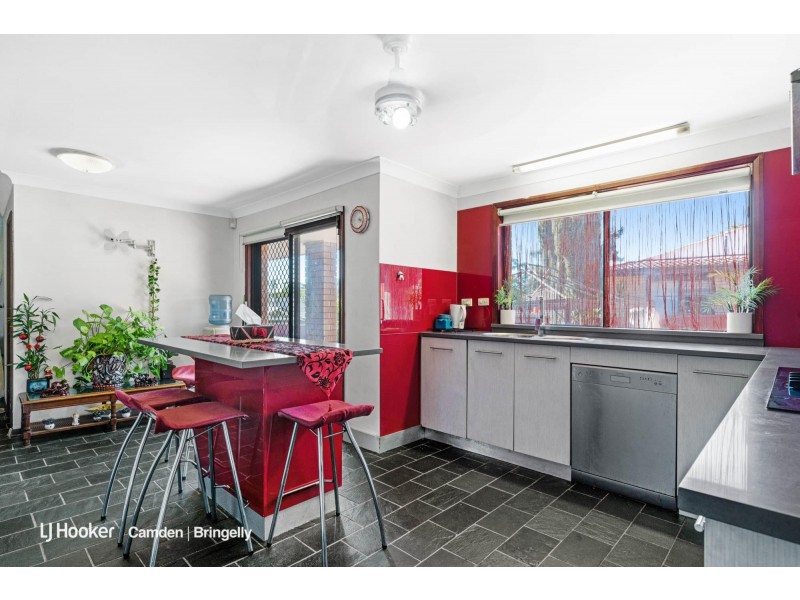 58 Pinaroo Crescent, Bradbury NSW 2560