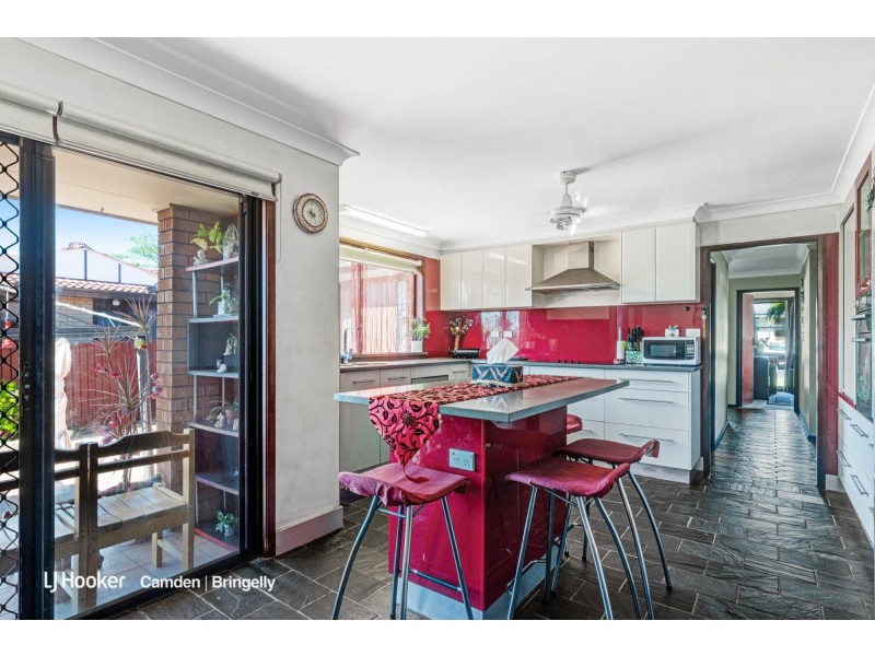 58 Pinaroo Crescent, Bradbury NSW 2560