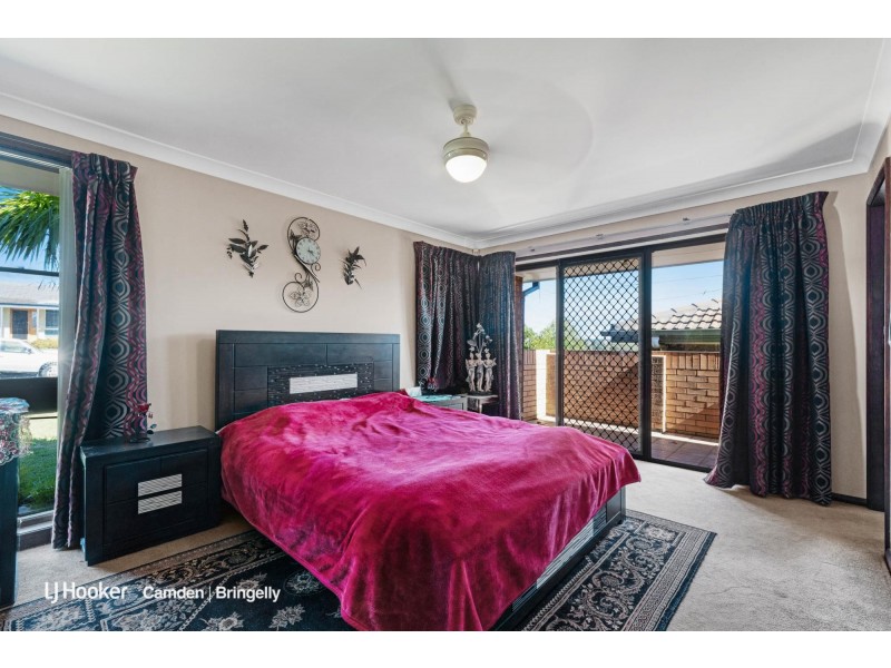 58 Pinaroo Crescent, Bradbury NSW 2560