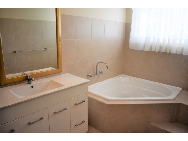 130 Avon Road, Bringelly NSW 2556