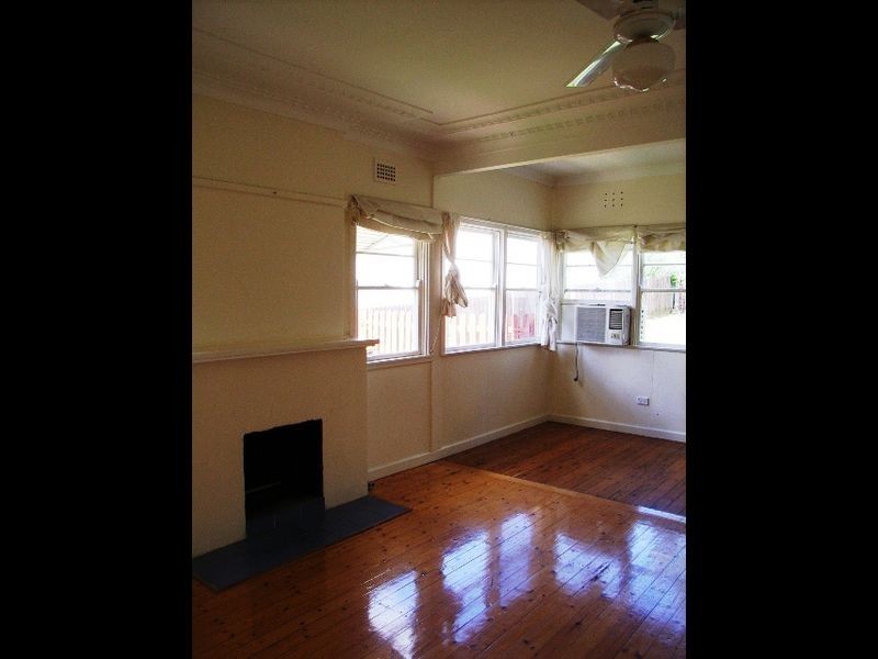 2 Little Street, Camden NSW 2570