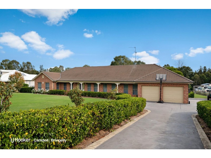 12 Pepperfields Place, Grasmere NSW 2570