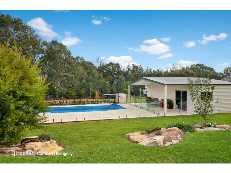 12 Pepperfields Place, Grasmere NSW 2570