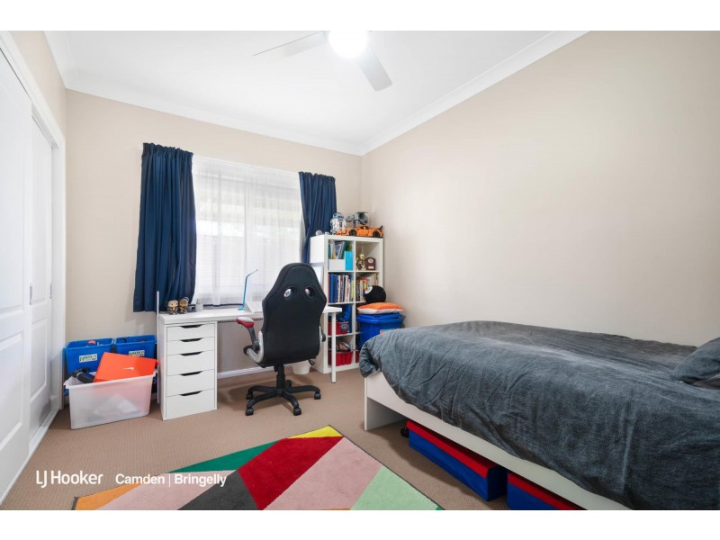 12 Pepperfields Place, Grasmere NSW 2570
