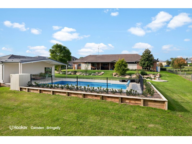 12 Pepperfields Place, Grasmere NSW 2570
