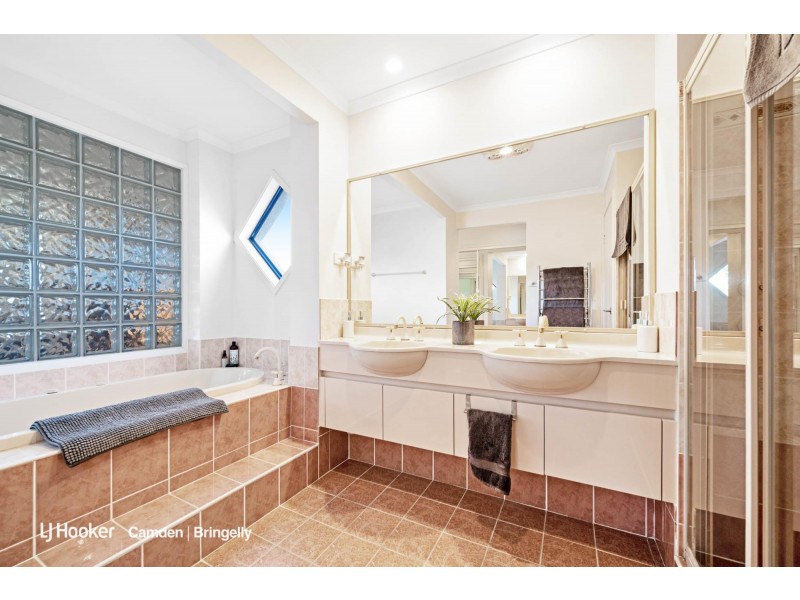 30 Wattle Grove Drive, Wattle Grove NSW 2173