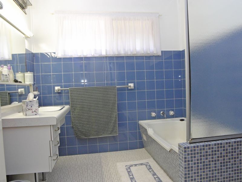 18 ULMARRA AVENUE, Camden South NSW 2570