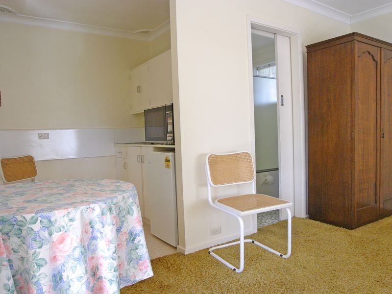 18 ULMARRA AVENUE, Camden South NSW 2570