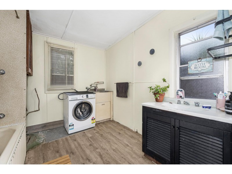 26 Harrington St, Elderslie NSW 2570