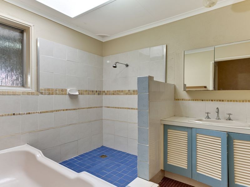 27 Cowper Drive, Camden South NSW 2570