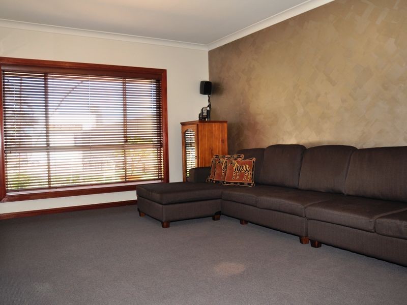 6A John Street, The Oaks NSW 2570